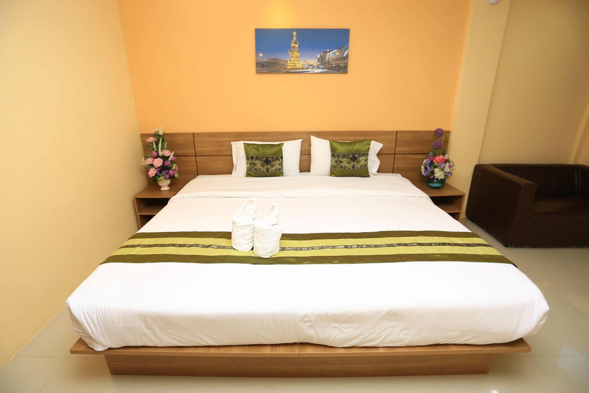 Airbest Gemtree Lampang Hotel Esterno foto